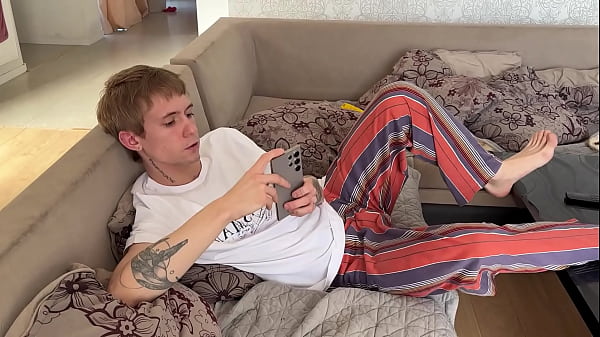 Image guy sends pic of his dick to his friend, guy with big dick fucks tight ass twink