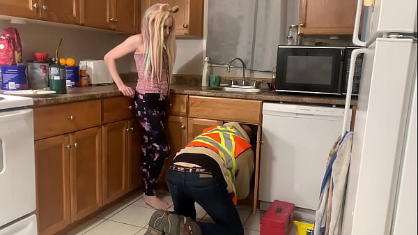 Image Plumber takes teen virginity before prom night