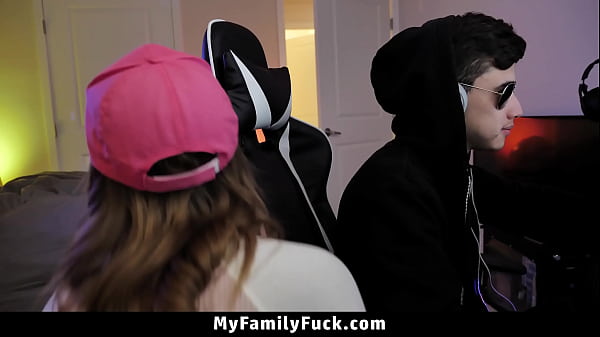 Image Step Sister Sucking Her Stepbrother's Cock While He's Gaming - Myfamilyfuck
