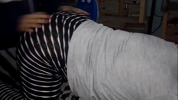 Image De perrito con Medi grabado de cerca y de lado
