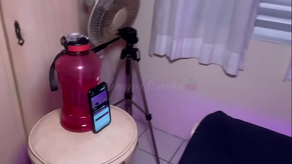 Image O corno do meu marido n&atilde_o aguentou o tes&atilde_o de me ver dando a buceta pro meu chefe e entrou na brincadeira junto, engoli toda a piroka dele enquanto estava sendo fudida e gozando na pika de outro
