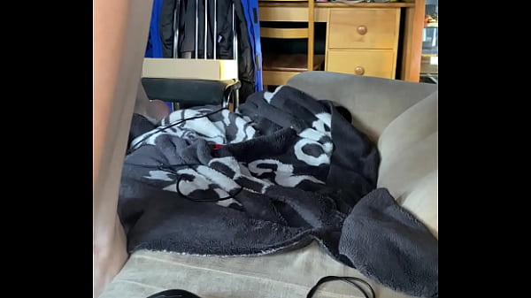 Image Je me masturbe chez un ami pendant qu&rsquo_il es au travail