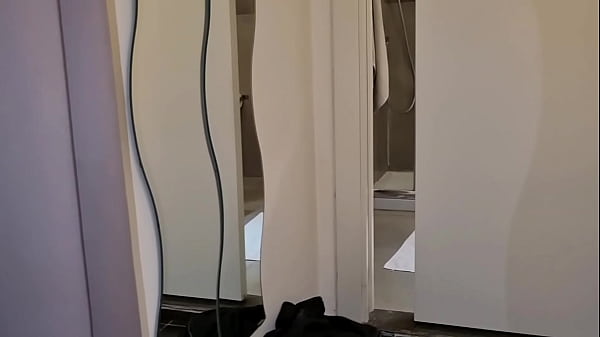 Image AMATORIALE DOCCIA INTIMA | RAGAZZO ARRAPATO SI SEGA IN DOCCIA CON UN CAZZO MOSTRUOSO - E TANTA SCHIUMA