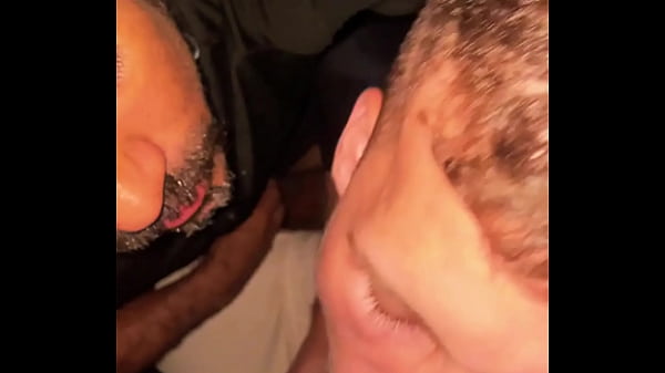 Image O DETONA RABO EM A&Ccedil_&Atilde_O. AVISTEI O NOVINHO NO GRAU. SABE O QUE ELE QUER? PAU.PAU.PAU. DE MACHO PRENHADOR DE GLORY HOLE