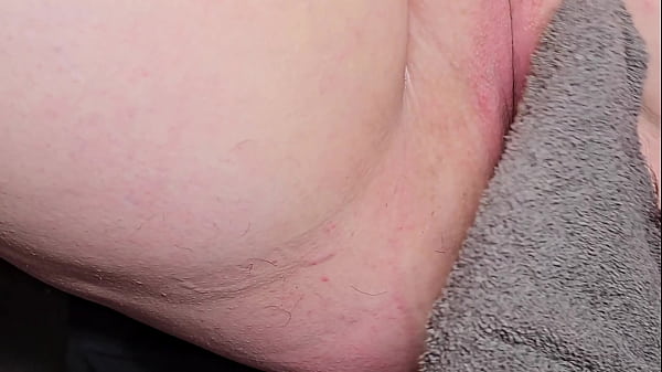 Image Shaving a Hairy Pussy, uses Sperm as Lubricant
