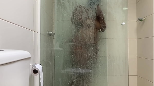 Image Veio na minha casa tomar banho, e virou meu ref&eacute_m