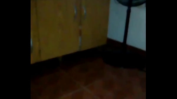 Image mi mucama limpia la casa y me encuentra viendo porno y decide acompa&ntilde_arme y hacerme rica paja