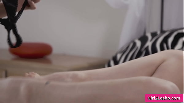 Image Sexy brunette girl with amazing natural big boobs and perky hard nipples get her pussy licked - Julia Ann, Olive Glass