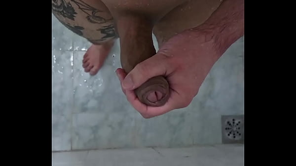 Image HETERO DOTADO TOMANDO BANHO