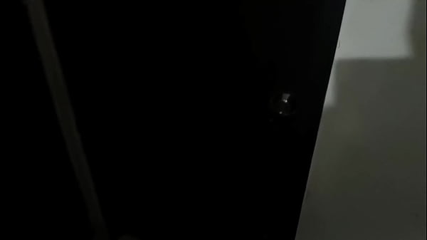Image Hermanastro pervertido graba a su hermanastra pequena masturbandose sola en su habitaci&oacute_n, no se resisten y follan hasta correrse en su cara - Porno en ruso