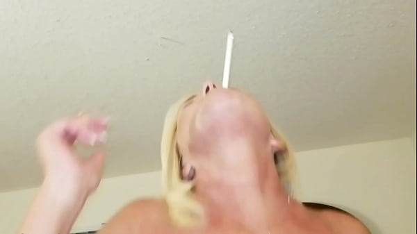 Image She Loves to Smokes When She Fucks