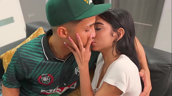 Image Big cock Latino guy fucks a very hot petite girl he meets in an outdoor place