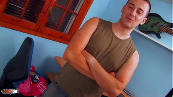 Image Petite submissive French arab Kelly Toma ass fucked by Robin REID