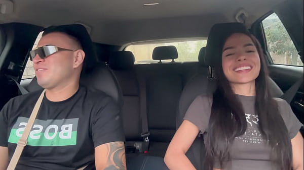 Image Sexo en el auto con el mejor amigo de mi novio y &eacute_l se corre dentro de m