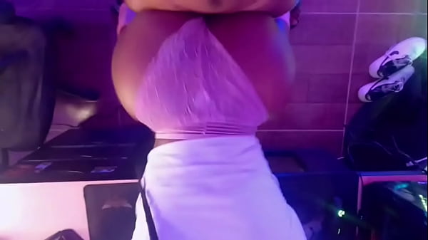 Image Criada TETONA es FOLLADA en la oficina y le rellenan la BOQUITA de SEMEN