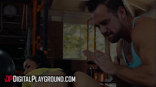 Image DIGITALPLAYGROUND - Tia Cyrus Wants To Start Working Out, Lucky For Her She Got A New Sexy Personal Trainer