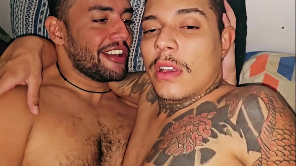 Image Depois de muita curti&ccedil_&atilde_o na balada, o pau cantou na madrugada entre esses machos. - FULL RED SHEER.COM