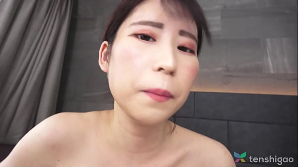 Image Japanese busty Hitomi Kanzaki is sucking a hard cock before having sex.