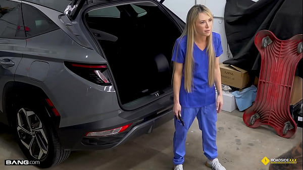 Image Roadside - Petite Blonde Ashley Tee Trades Pussy For Auto Repairs