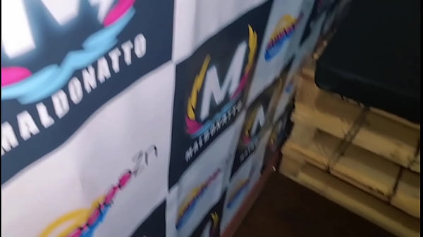 Image Seguran&ccedil_a da casa noturna levou 23cm de rola no cu do barman nos fundos do bar.