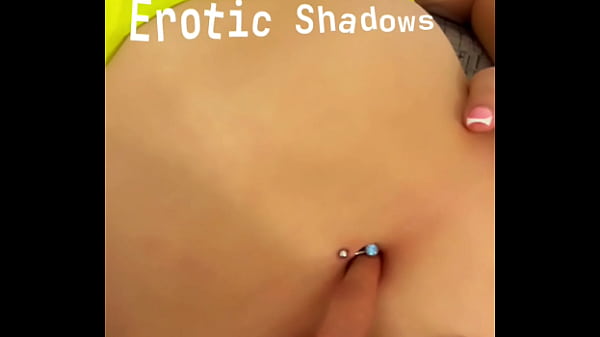 Image A good finger in this beautiful navel