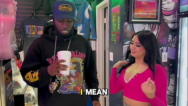 Image Freaky Latina Customer OPHELIA PERR Can&rsquo_t Resist RAYS BIG BLACK COCK FOR A SLUSHY Smoke Shop sex tapes