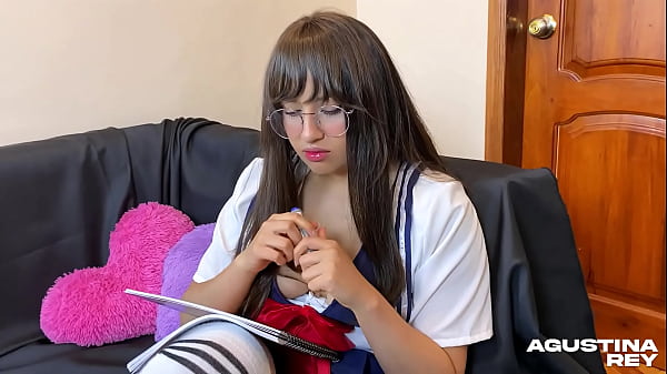 Image Chica anime estudiante salva la materia con su culo y deja que su maestro le folle analmente hasta correrse