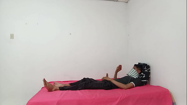 Image verdad o reto!! hermanastros conversan y terminan haciendo retos calientes y sexuales