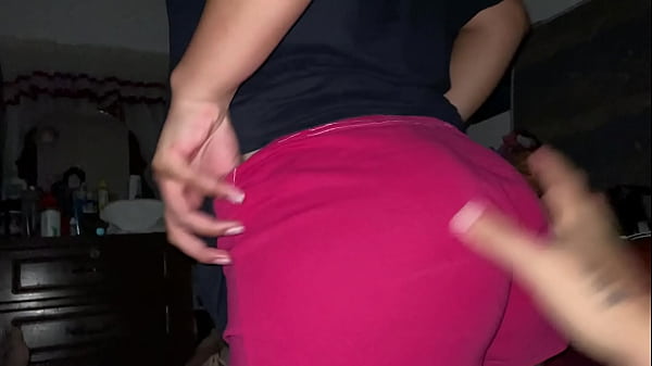 Image Mi hermanastra me visita por la noche y me da unos ricos sentones