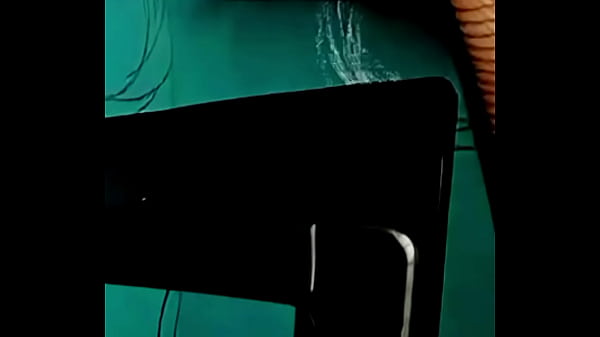 Image Madura milf chupando verga de su vecino cuando su esposa no est&aacute_ en casa
