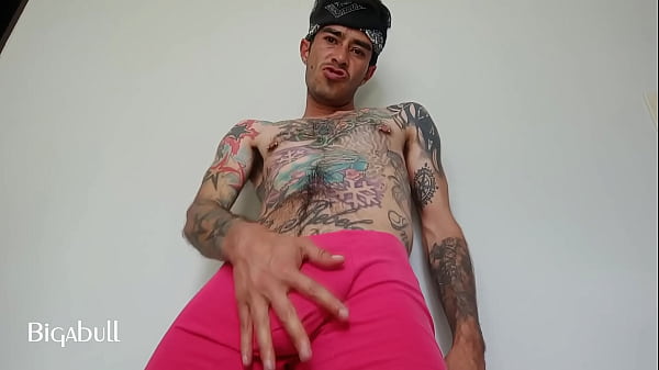 Image Hombre latino masturb&aacute_ndose