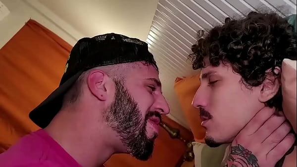 Image Deixando o vizinho me mamar at&eacute_ gozar na boca dele. - Free