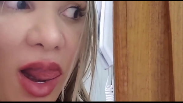 Image Vizinha me viu tomando banho e pagou um.boquete