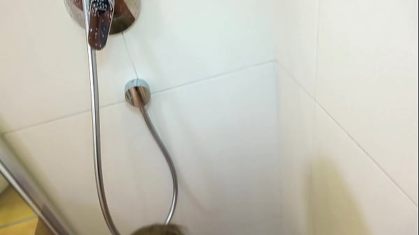 Image PRIVATER SEX IN DER DUSCHE TEEN Lina Mila (24) BRAUCHT SCHWANZ