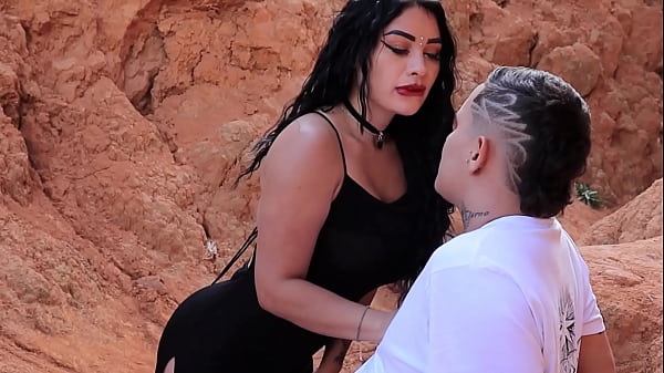 Image Una Diosa muy puta acecha un chico con polla enorme - ALEJANDRA PALACIOS