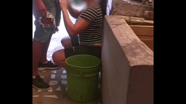 Image EL PR&iexcl_MO ME FOLLA EL CULO HASTA QUE DEJA SU LECHE DENTRO CUANDO ESTOY LAVANDO MI ROPA!!