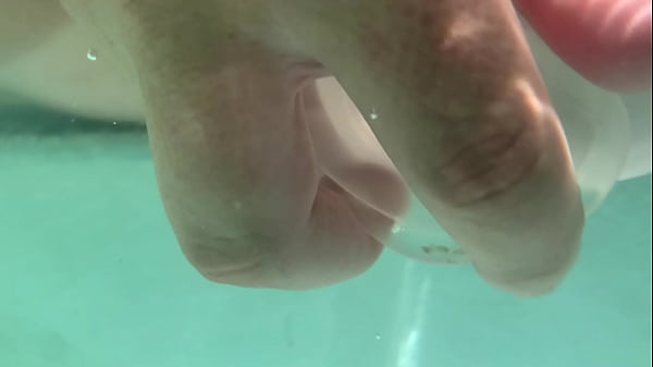 Image Underwater creampie and dildo in pussy