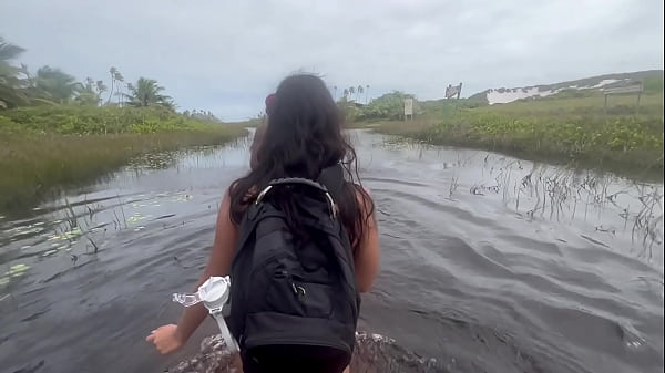 Image Fui fazer putaria na praia de nudismo com minhas amigas gostosas