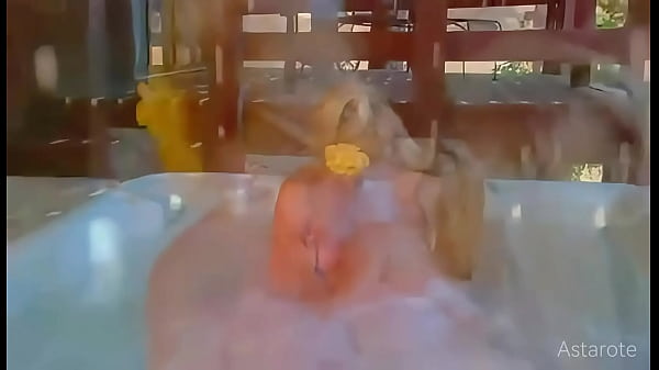Image Taylor Wane e Linda Friday cena quente l&eacute_sbica