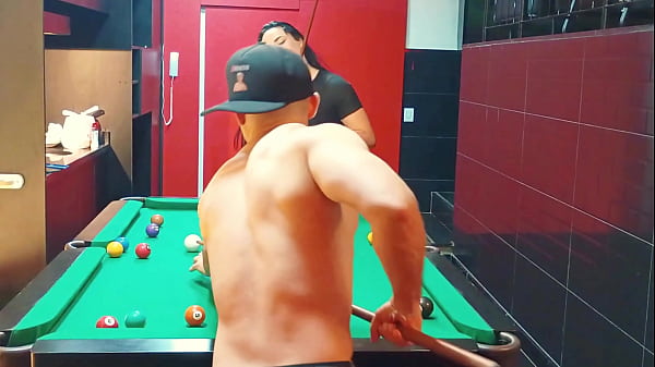 Image Travesti gostosa dando o cu para o jogador de futebol sarado
