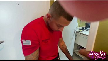 Image AS GOSTOSAS FIZERAM UM JOB COM POLICIAL E GRAVARAM ELE ESQUECEU DE TIRAR A FARDA, A MAIOR BAIXARIA QUE VOC&Ecirc_ JA VIU