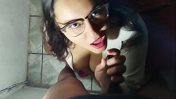 Image Fuck Face - Nerd Vagabunda Tendo A Boca Fodida e Recebendo Porra Na Cara