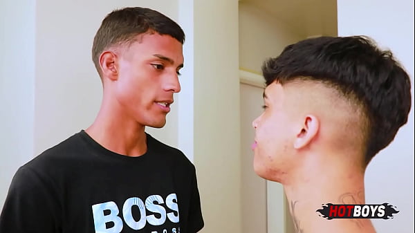 Image Novinho dando pro entregador pirocudo
