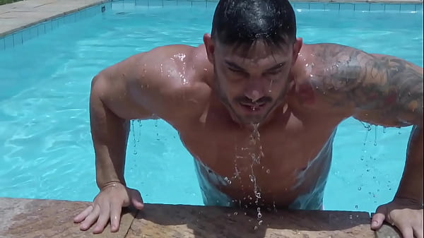 Image Arrombando o puto na piscina. - Free