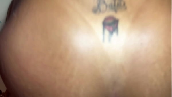 Image Fudendo o cuzinho da casada enquanto o marido estava em casa, ela no motel chorando na pica.
