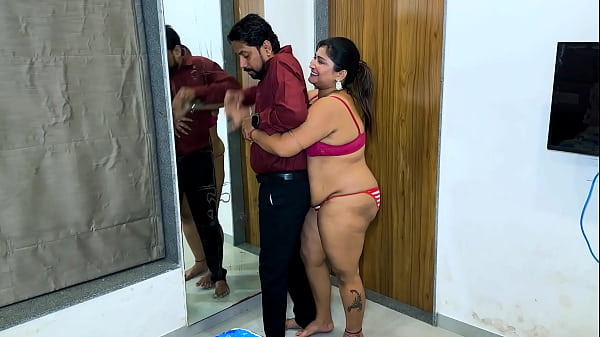 Image Sister-in-law suddenly appeared in front of brother-in-law in bikini.