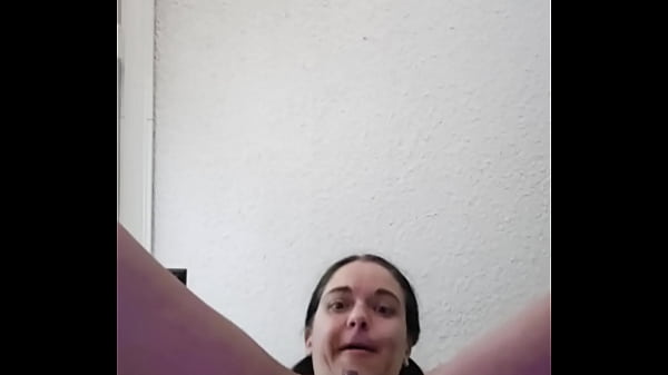 Image Emy Angel caresse sa petite chatte