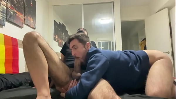 Image me saco la leche mientras me metia un dedo , se la trago entera