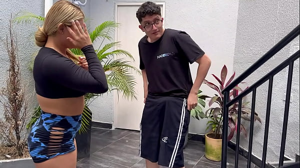 Image Nerd boy convinces his MILF Neighbor to be his trainer and fuck outdoors, then at home they fuck until they end up with cum in their mouths! Pipeboy and Karen Sleent
