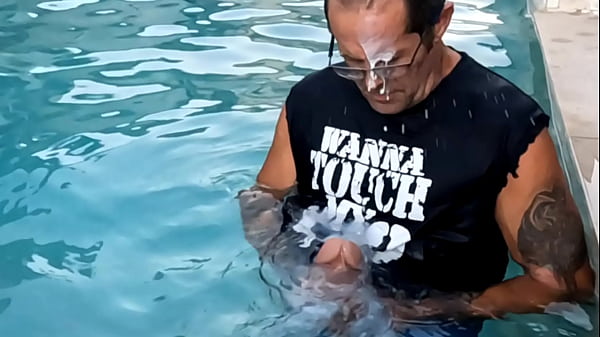 Image Cum in the pool